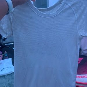 WHITW SWIFTLY TECH LULULEMON SHIRT